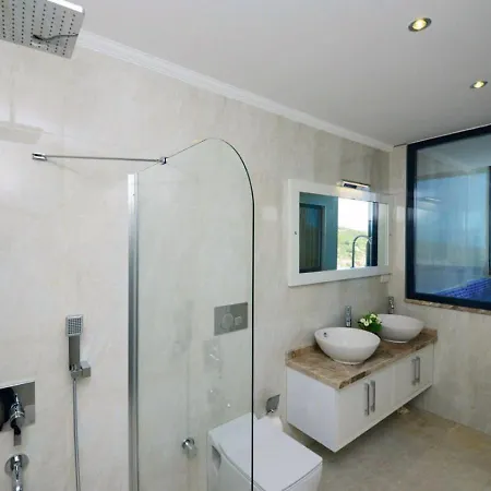 2 Bedroom Private Indoor Outdoor Pool And Jakuzzi كالكان