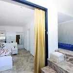 Villa 2 Bedroom Private Indoor Outdoor Pool And Jakuzzi *