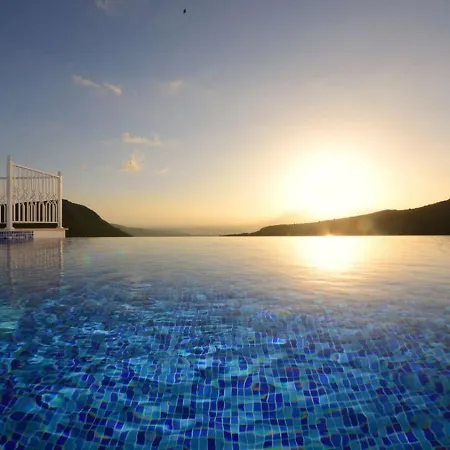2 Bedroom Private Indoor Outdoor Pool And Jakuzzi Villa *